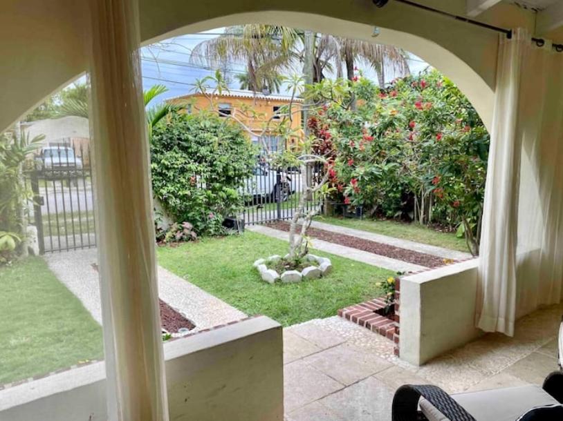 Entire Private Beautiful 2 Bedroom Plus Den House With Gated Front&Back Yard And Free Parking 10Min Drive To Miami Beach المظهر الخارجي الصورة