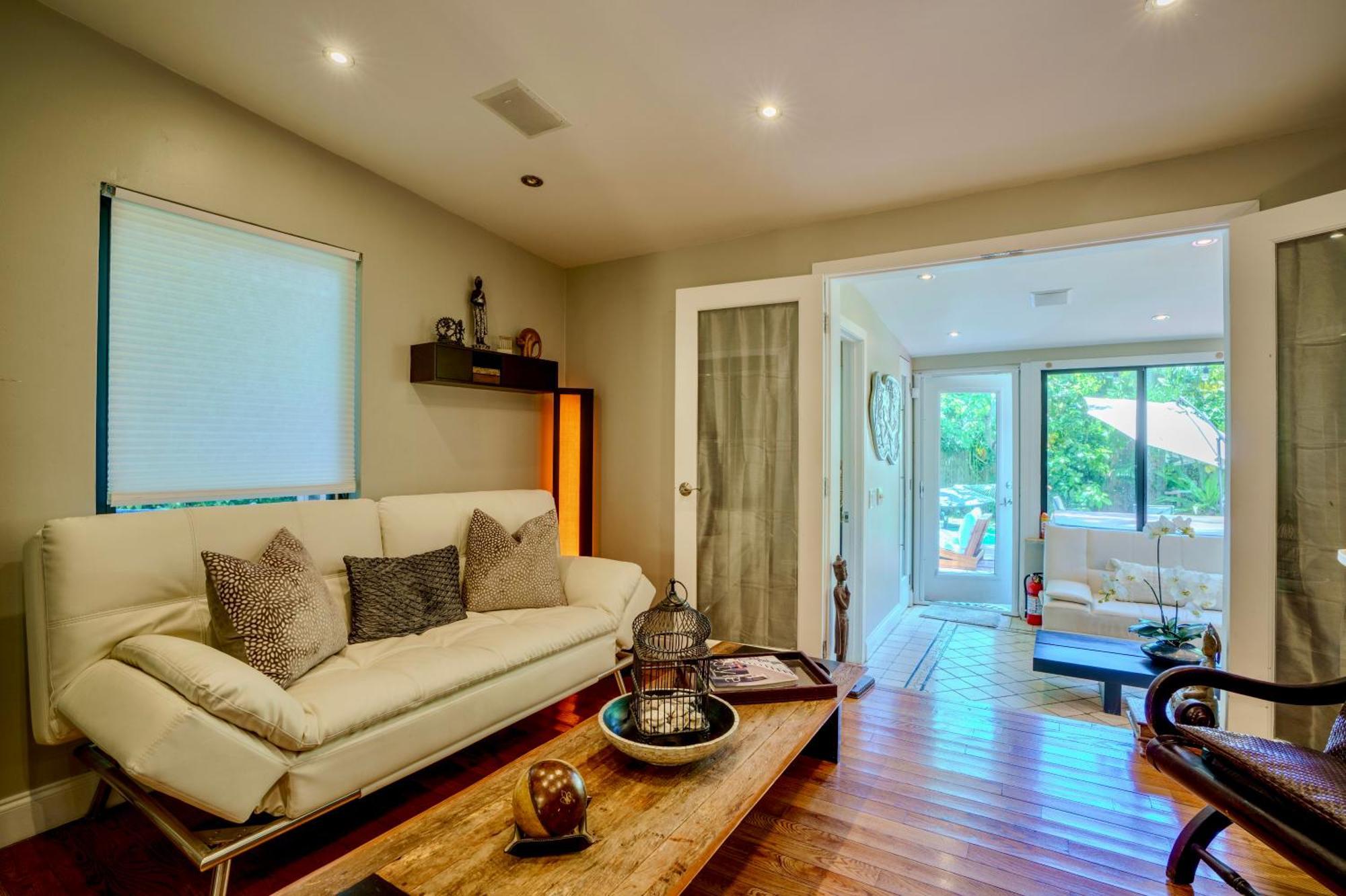 Entire Private Beautiful 2 Bedroom Plus Den House With Gated Front&Back Yard And Free Parking 10Min Drive To Miami Beach المظهر الخارجي الصورة