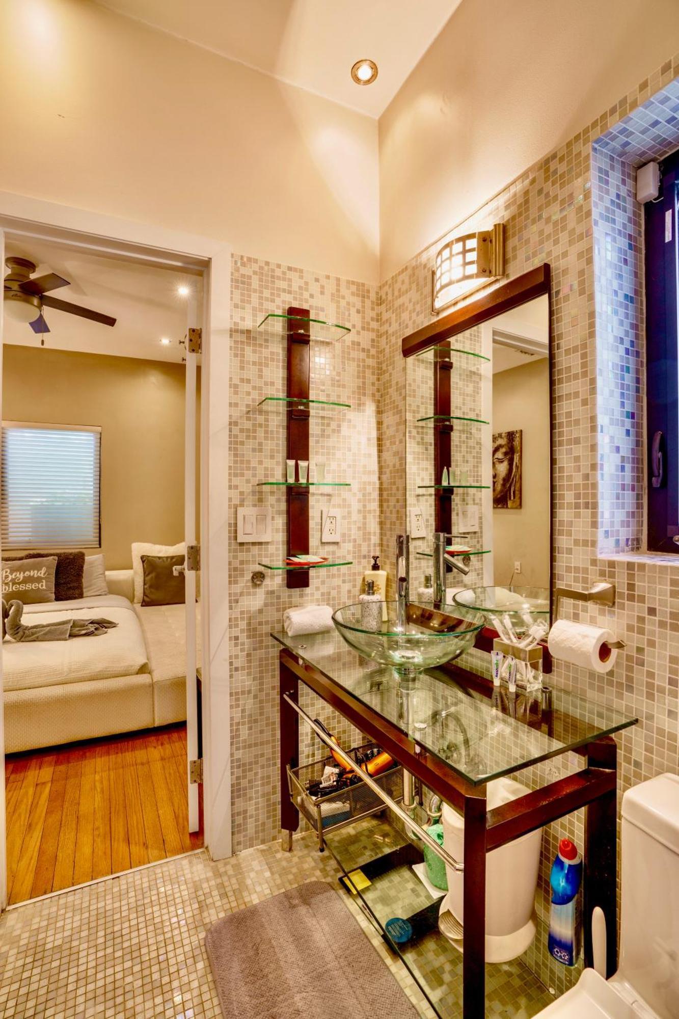 Entire Private Beautiful 2 Bedroom Plus Den House With Gated Front&Back Yard And Free Parking 10Min Drive To Miami Beach المظهر الخارجي الصورة