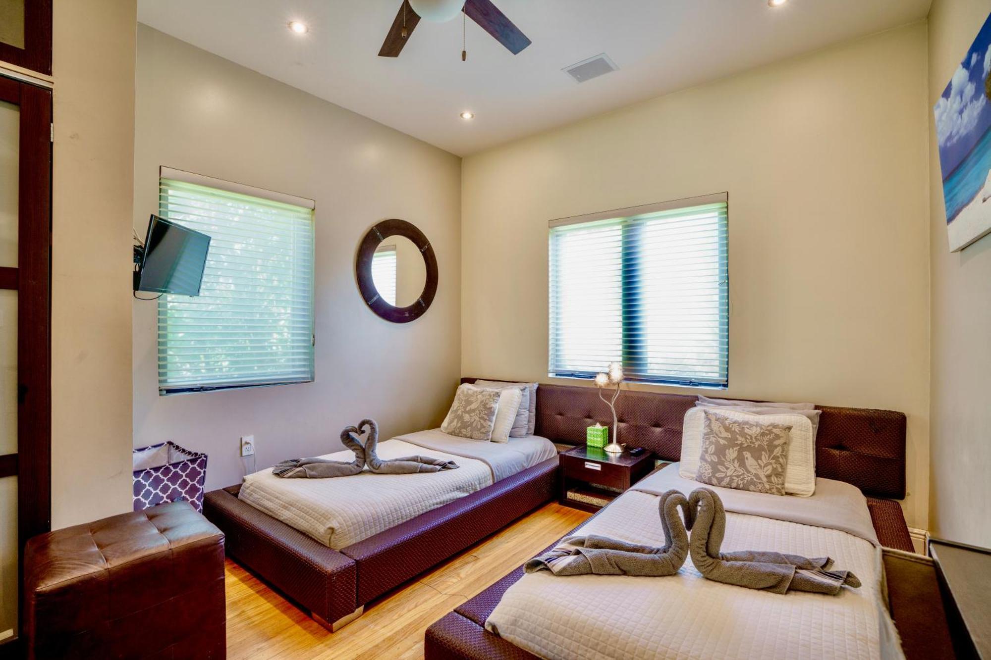 Entire Private Beautiful 2 Bedroom Plus Den House With Gated Front&Back Yard And Free Parking 10Min Drive To Miami Beach المظهر الخارجي الصورة