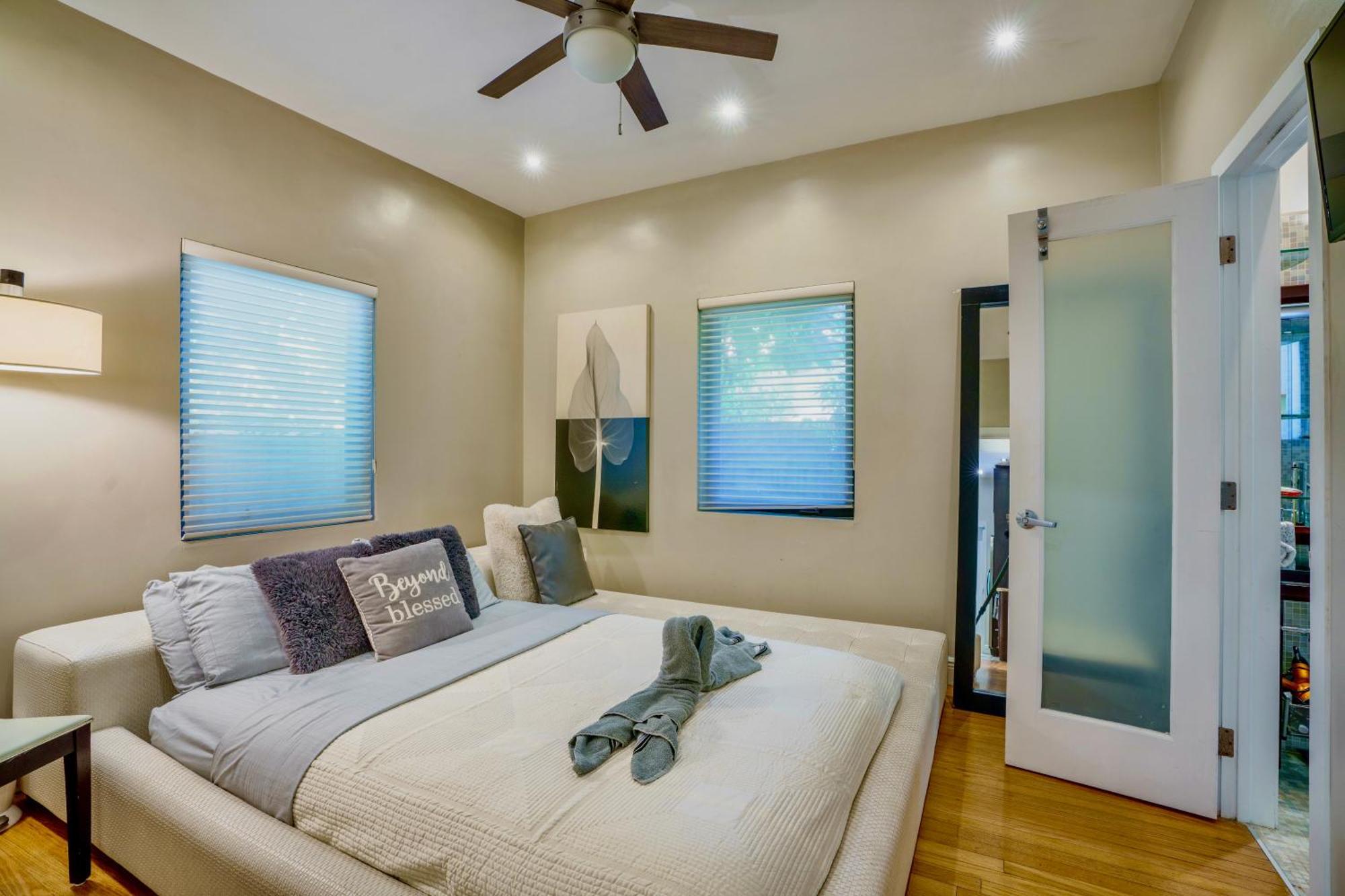 Entire Private Beautiful 2 Bedroom Plus Den House With Gated Front&Back Yard And Free Parking 10Min Drive To Miami Beach المظهر الخارجي الصورة