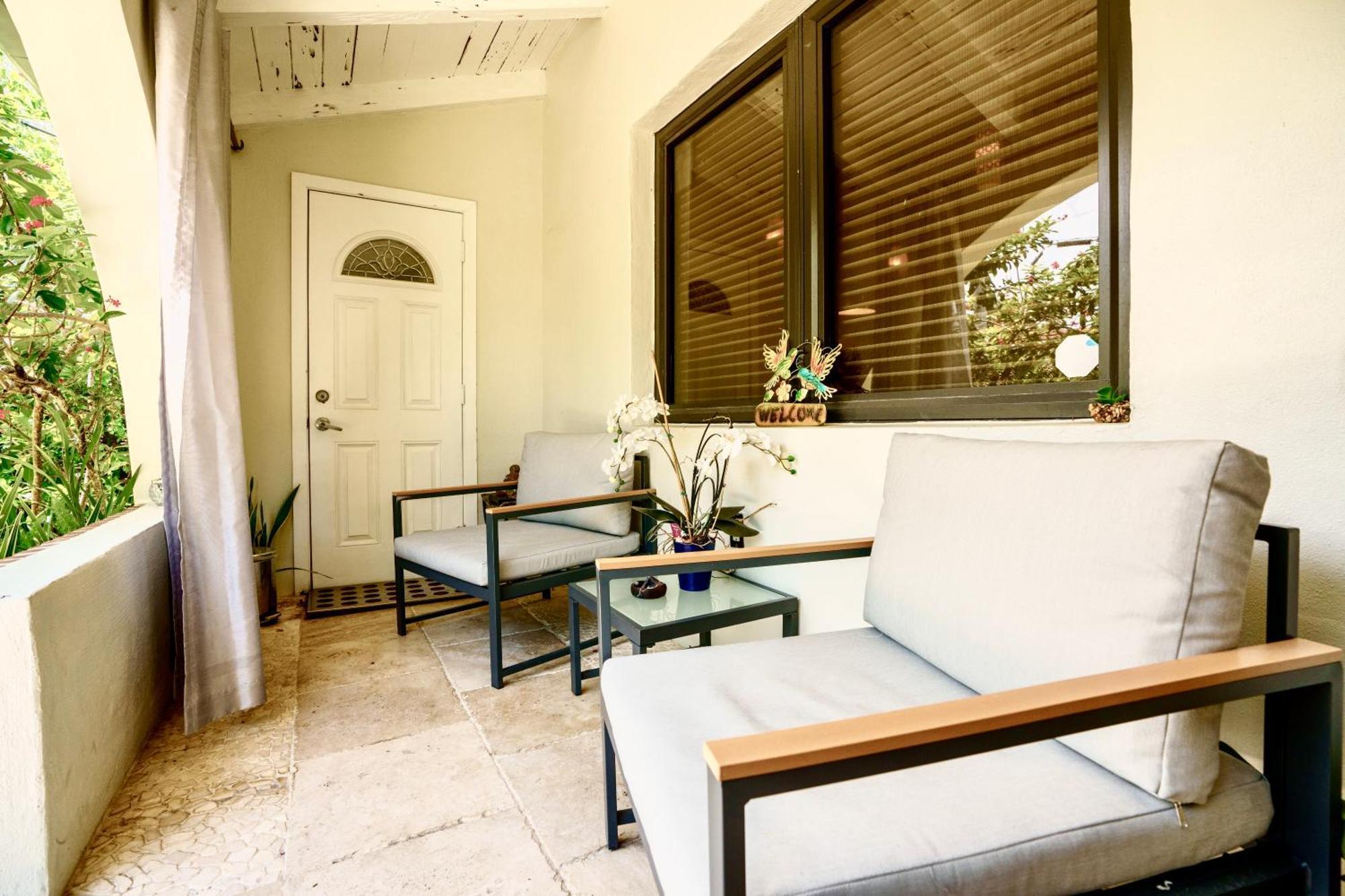 Entire Private Beautiful 2 Bedroom Plus Den House With Gated Front&Back Yard And Free Parking 10Min Drive To Miami Beach المظهر الخارجي الصورة